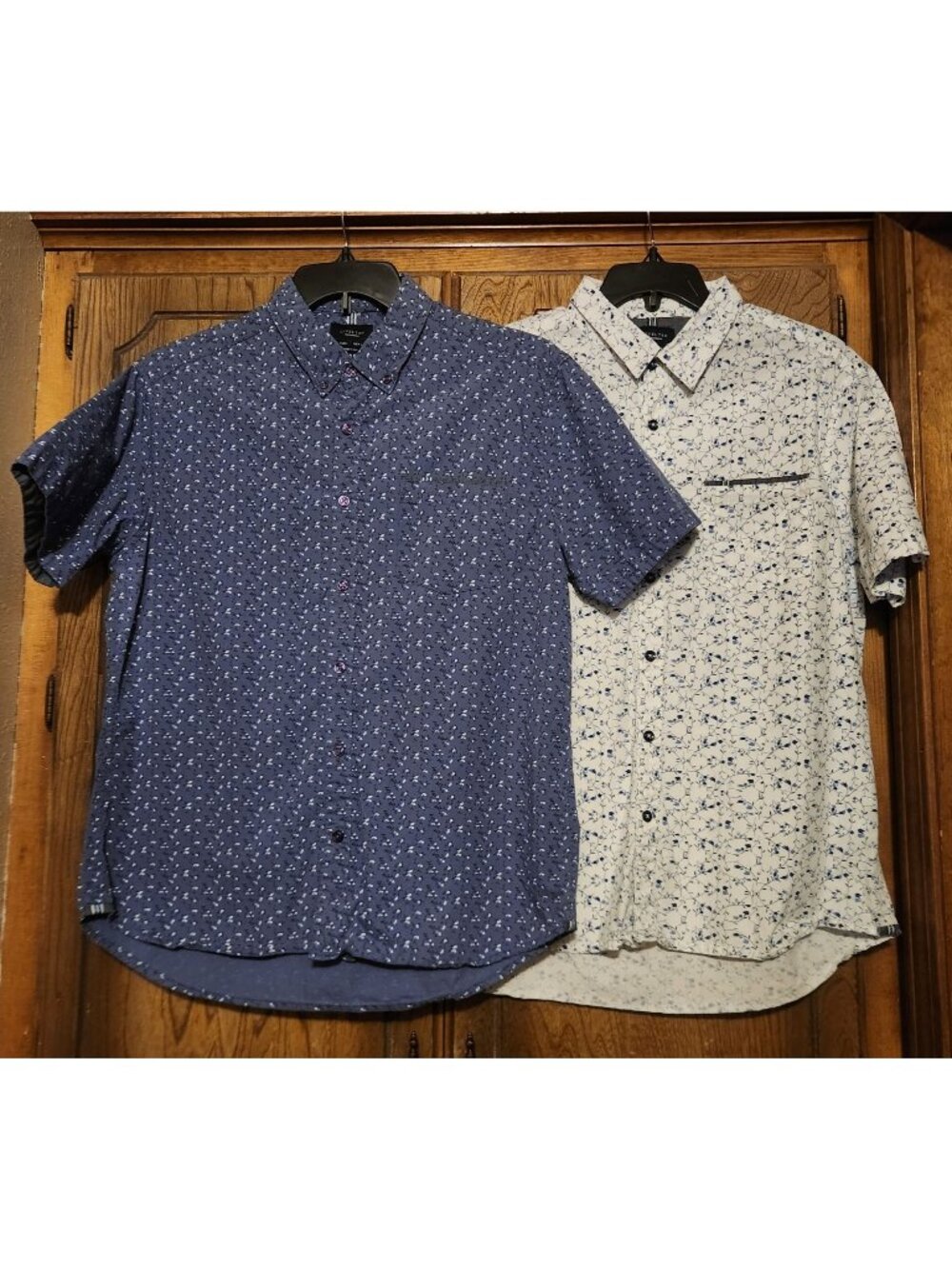 Bundle of 2 Level Ten Short Sleeve Wing Tip Collar Shirts Size L